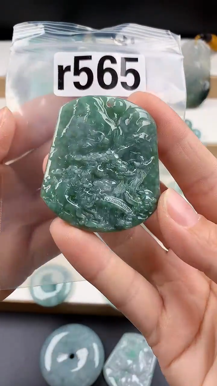 颈饰未镶嵌翡翠天然翡翠吊坠挂件