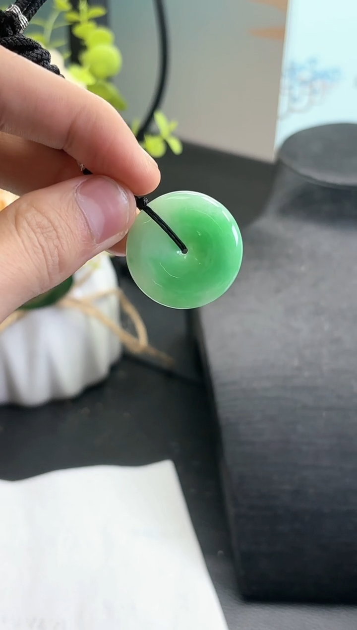 【闪购商品】翡翠颈饰未镶嵌YM1078-1平安扣