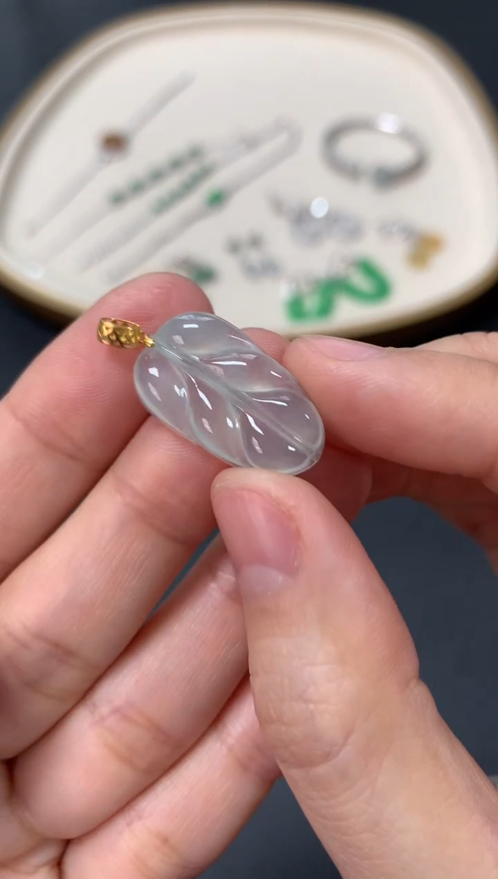【闪购商品】翡翠吊坠(不含链)18K金镶嵌398