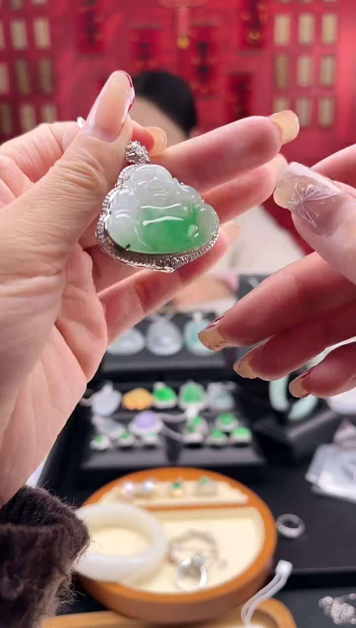 【闪购商品】翡翠颈饰18K金镶嵌吊坠