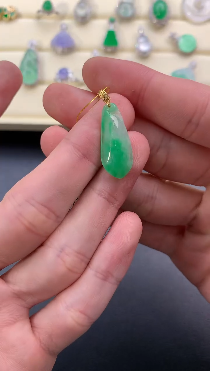 【闪购商品】翡翠颈饰18K金镶嵌D653