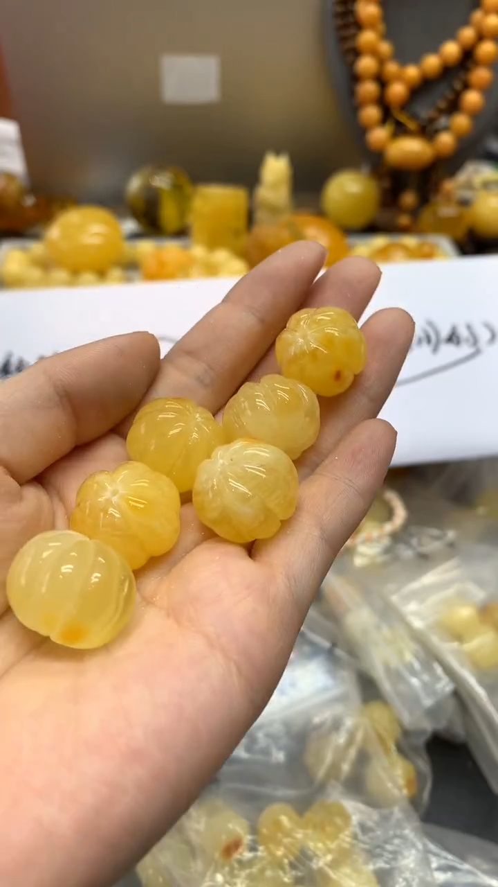 【闪购商品】未镶嵌琥珀珠宝奇石2841）7发6个