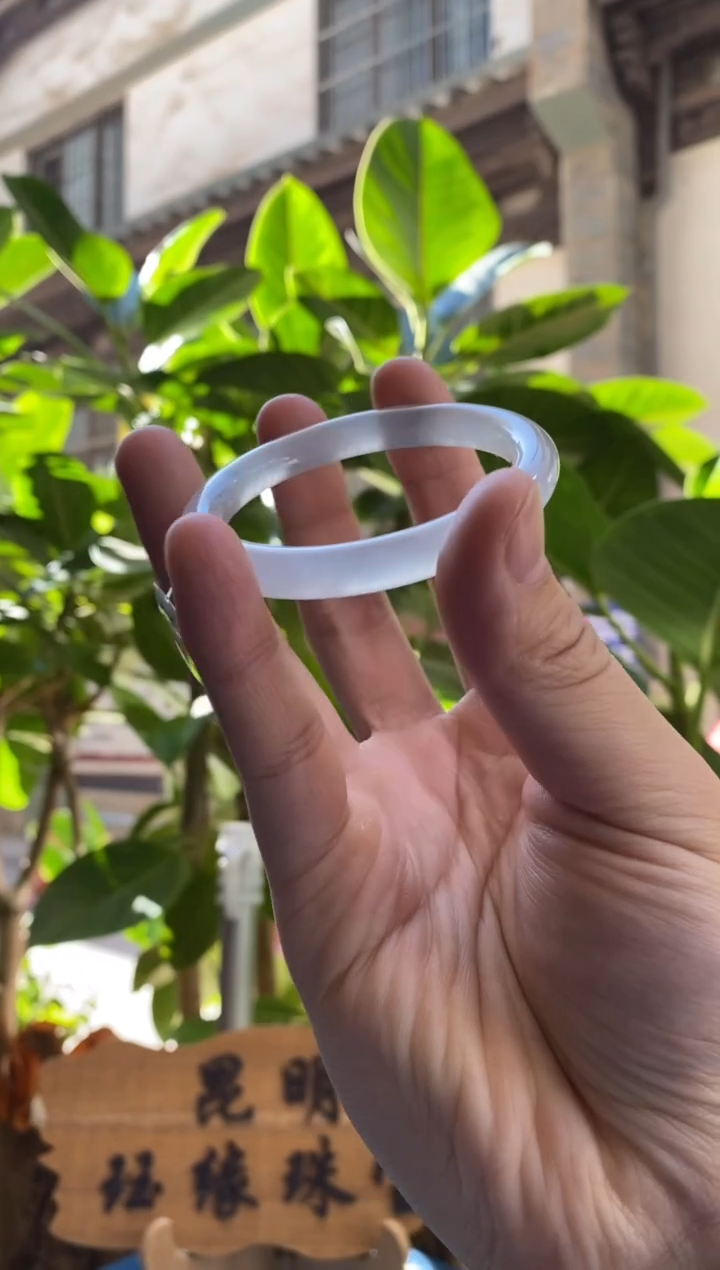 【闪购商品】翡翠手镯（圆镯）未镶嵌52圆条