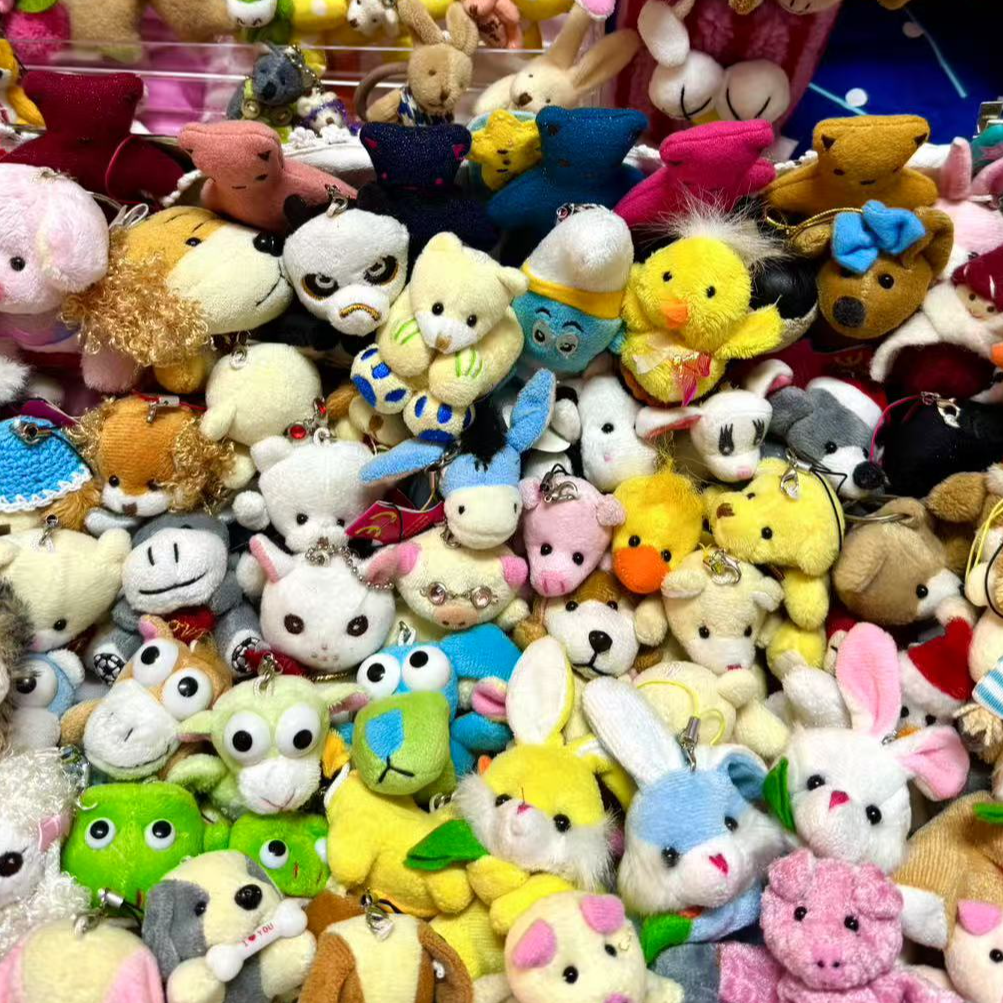 （5-99）草莓中古玩具默认瑕疵介意勿摆件拍