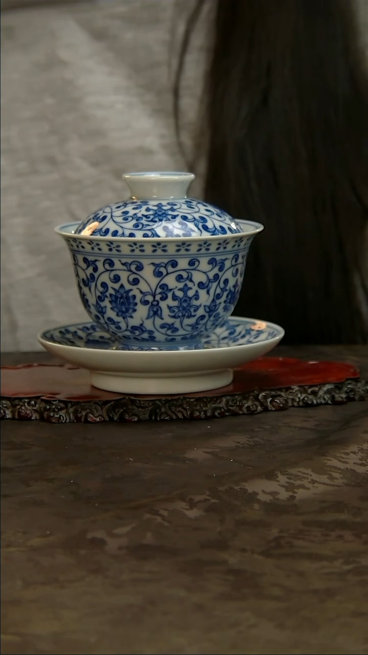 【闪购商品】青花手绘缠枝莲三才盖碗
