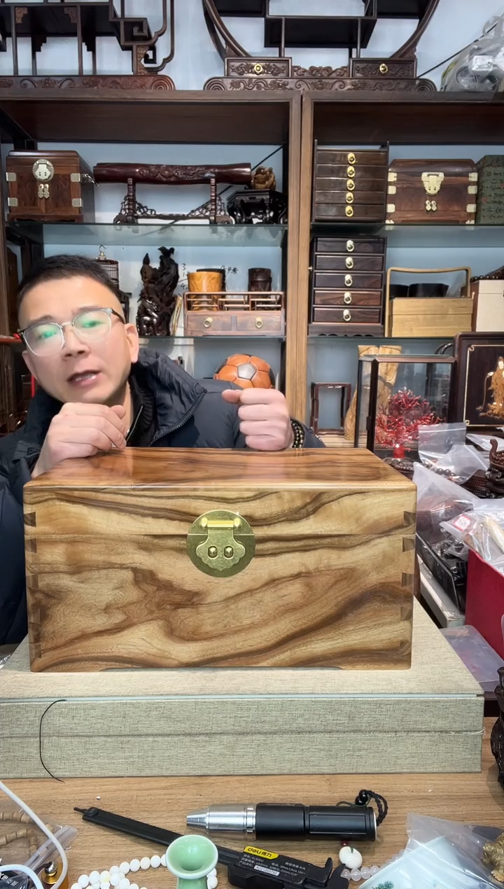 乌木类书架074老樟木收纳盒40*25*20