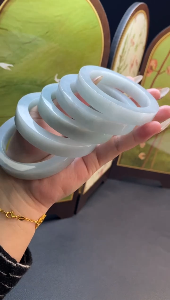 未镶嵌手镯定制翡翠手镯多样性发一