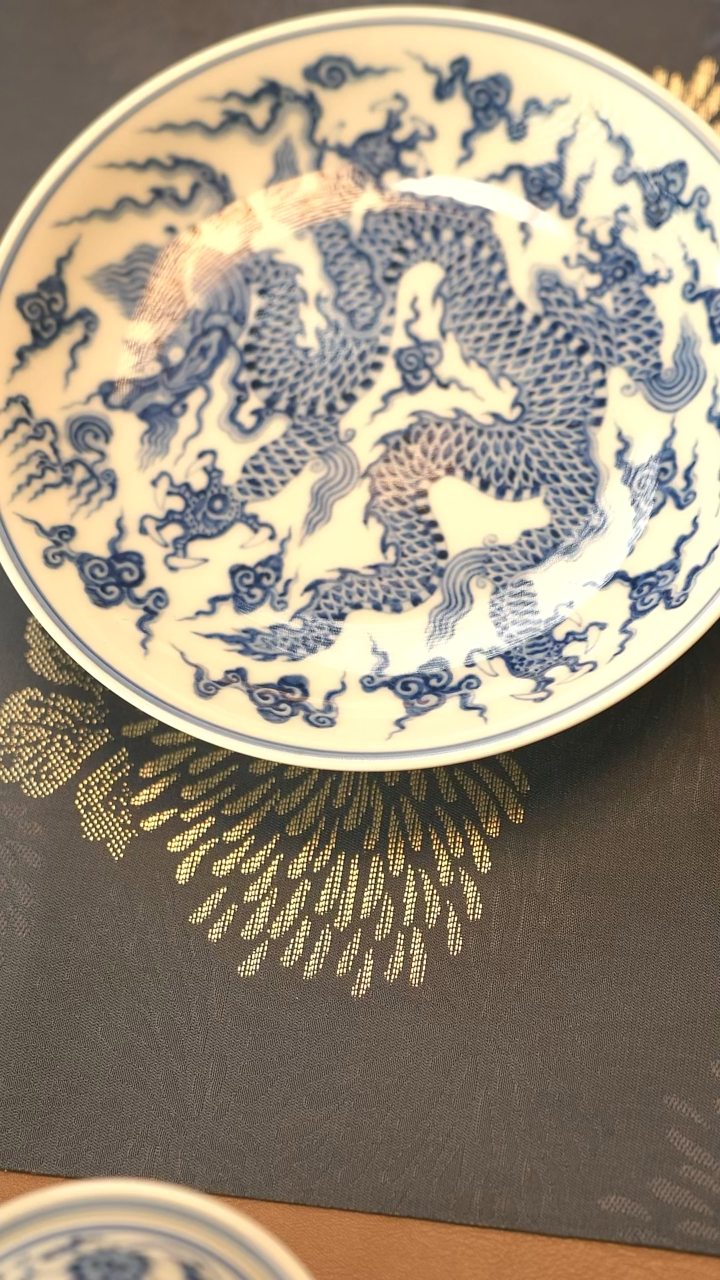 中式超***长微瑕垂虹慕古铠甲龙纹壶承