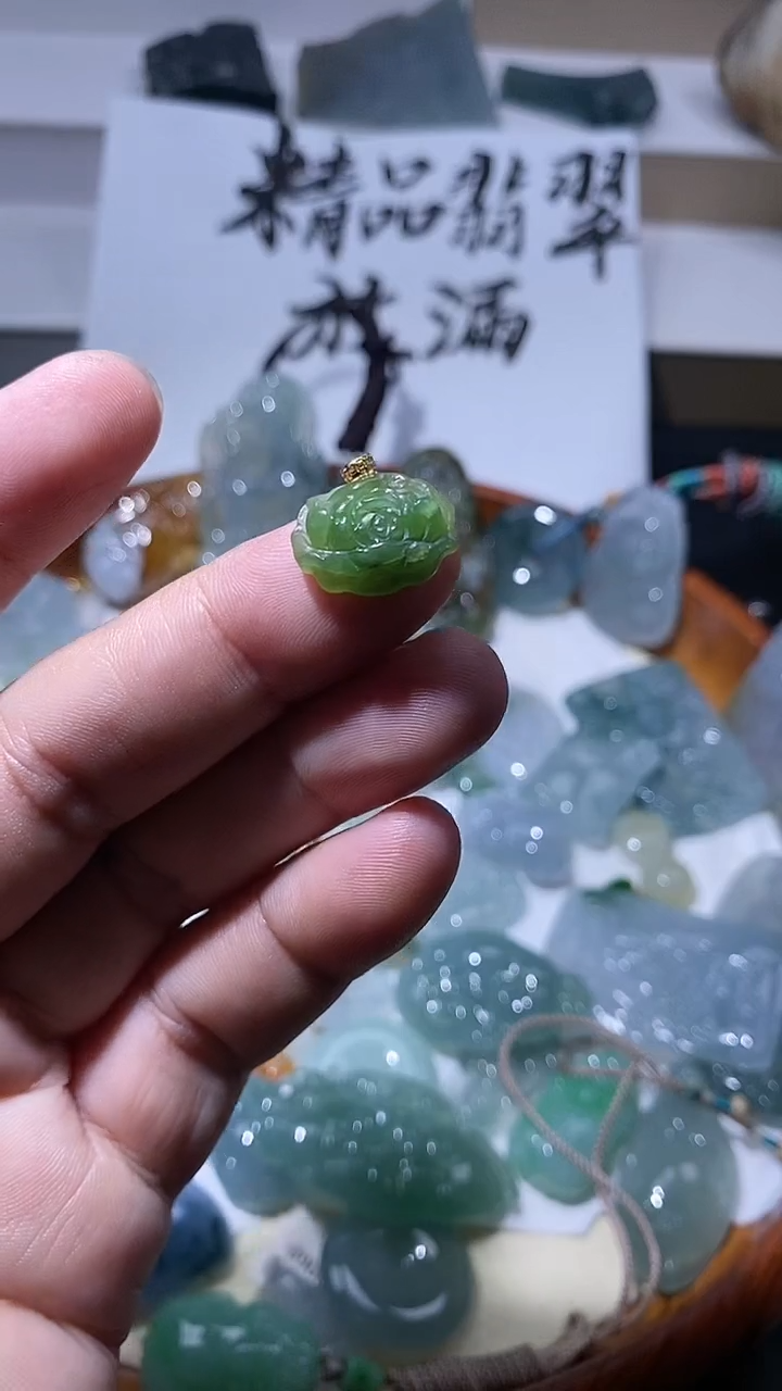 颈饰未镶嵌和田玉1