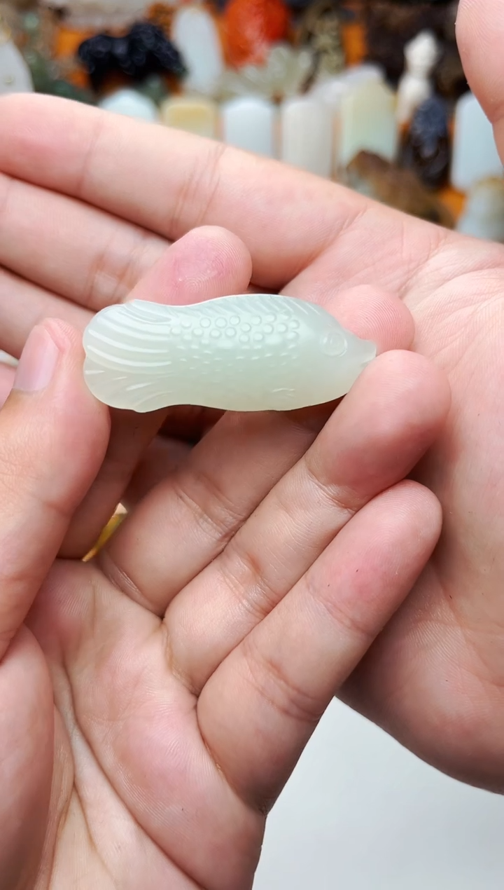 【闪购商品】和田玉颈饰未镶嵌鱼01