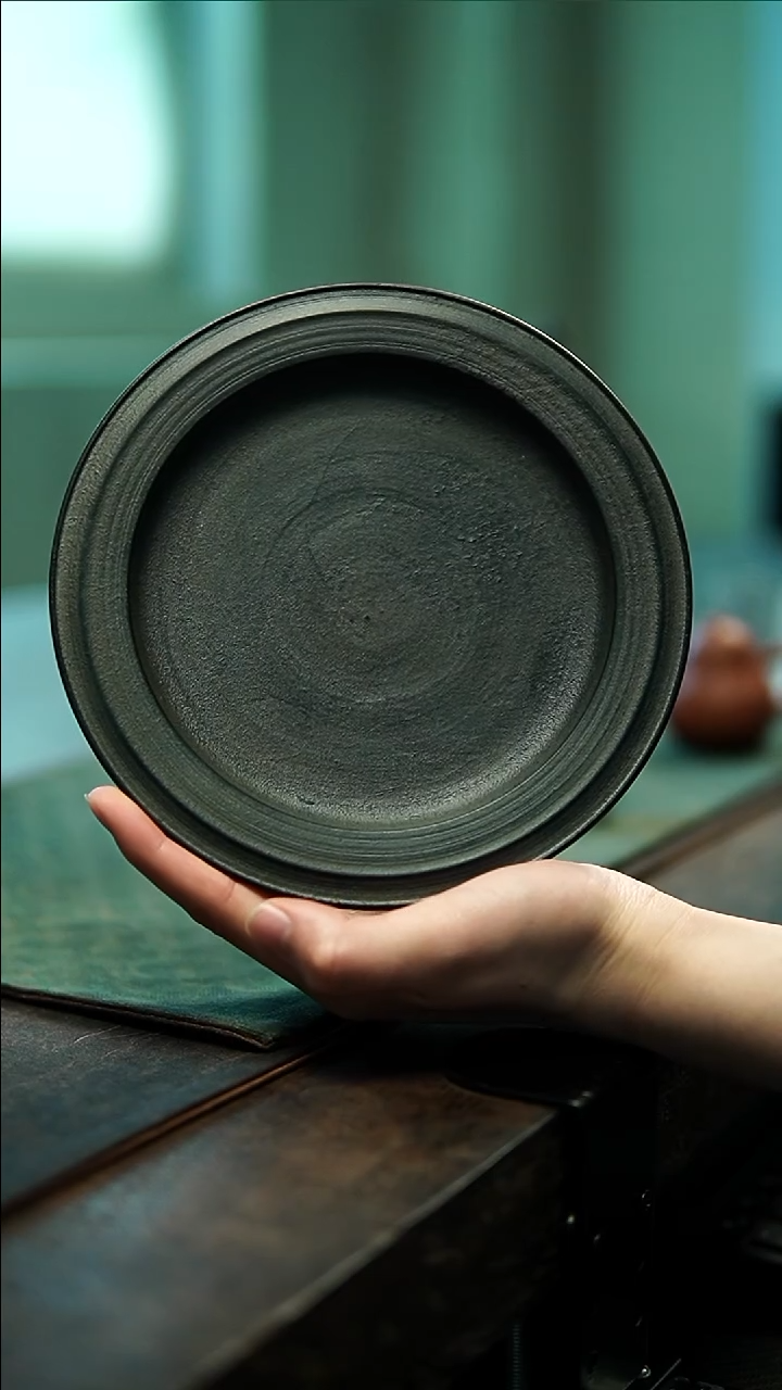 【闪购商品】赤具木胎大漆深灰色壶承