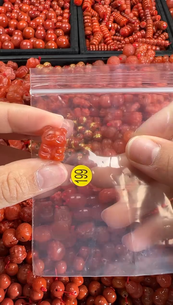 【闪购商品】南红玛瑙颈饰未镶嵌1