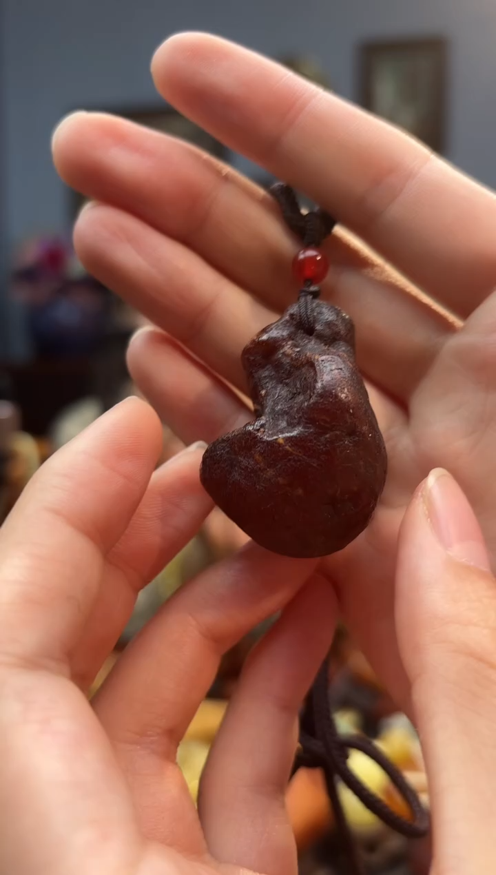 琥珀颈饰未镶嵌吊坠