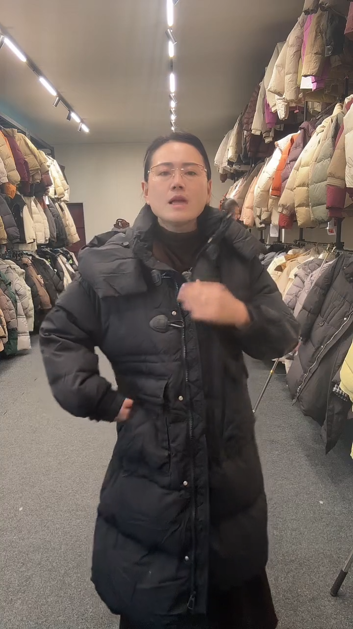 艾雨衣尚一秒闪购羽绒服