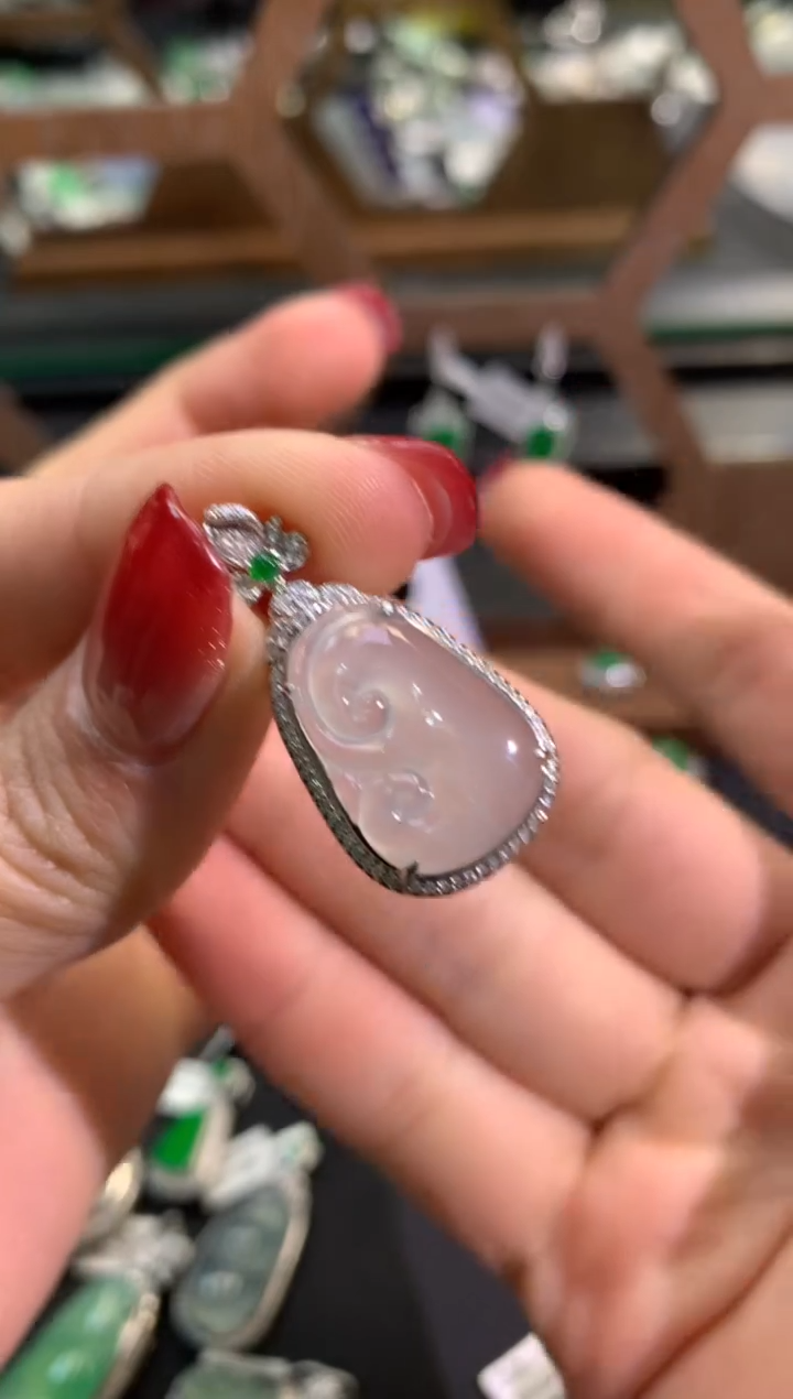 【闪购商品】翡翠吊坠(不含链)18K金镶嵌吊坠