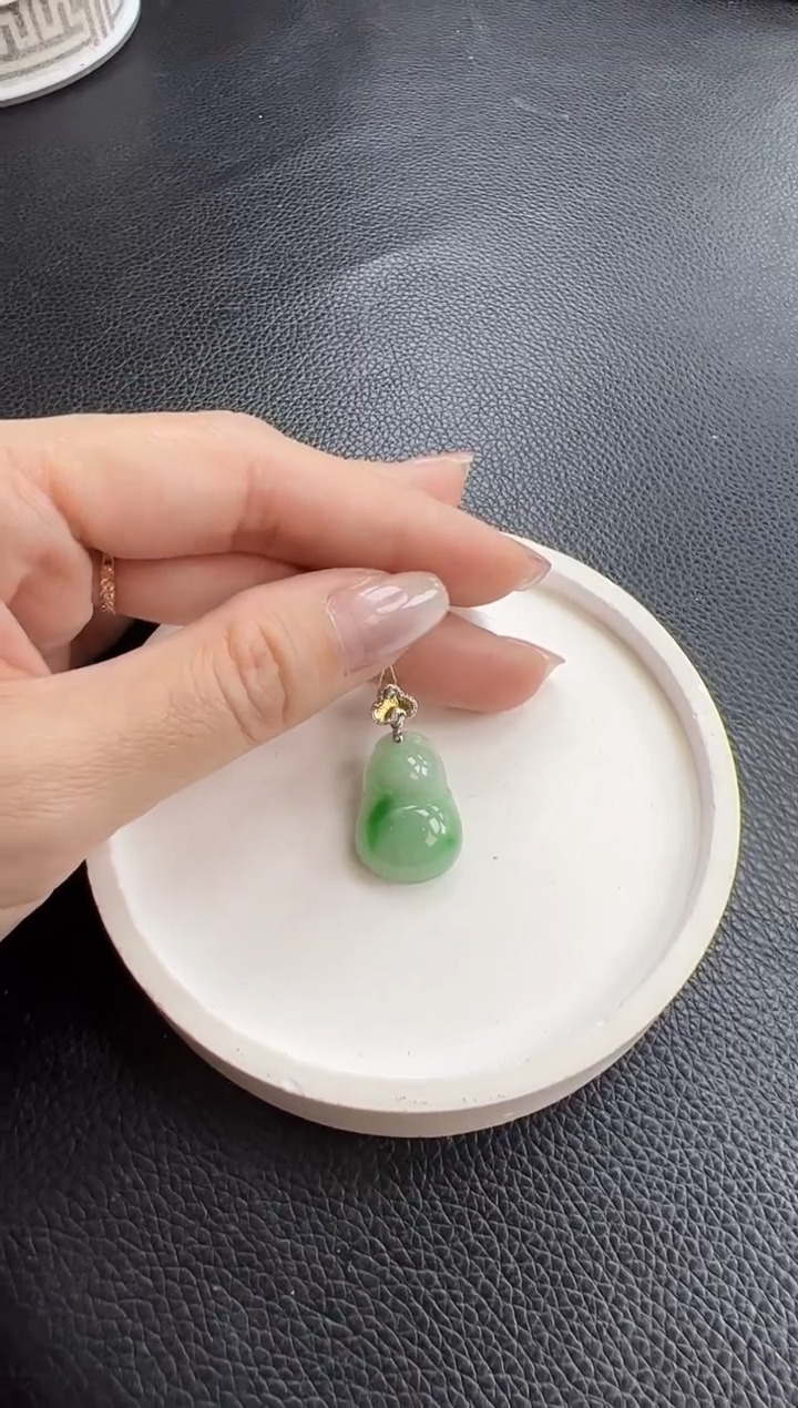 【闪购商品】翡翠颈饰18K金镶嵌葫芦