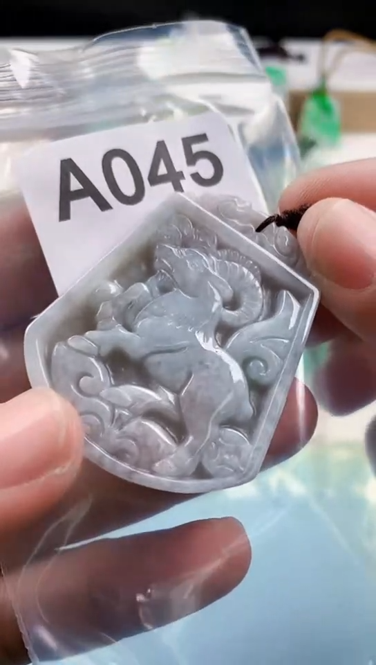 【闪购商品】翡翠挂件未镶嵌天然翡翠吊坠挂件