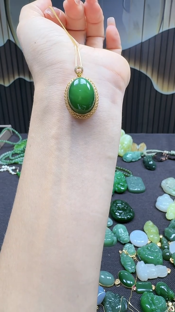 和田玉18K金镶嵌挂件1