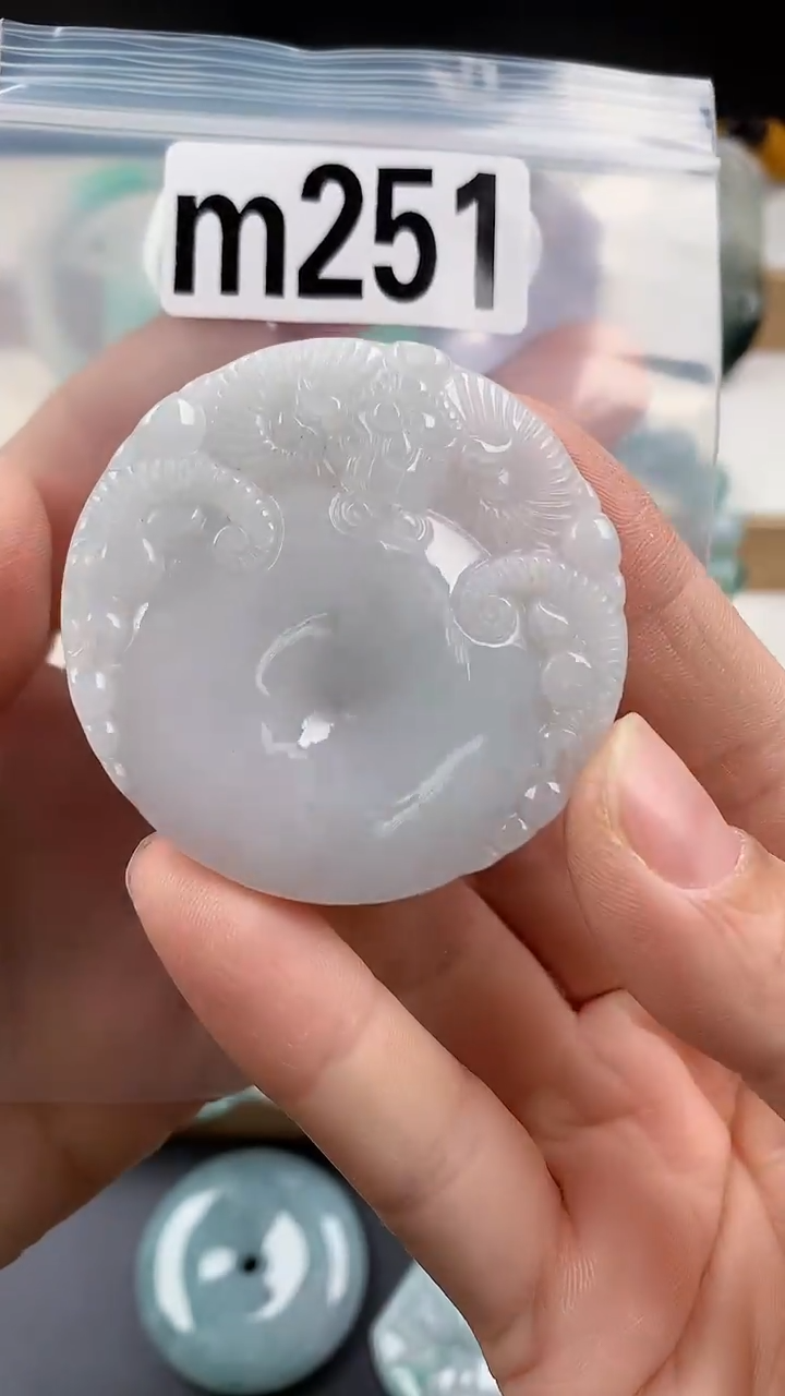 颈饰未镶嵌翡翠天然翡翠吊坠挂件