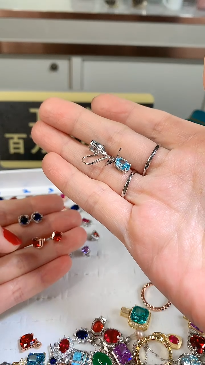 【闪购商品】蓝晶石耳钩银S925镶嵌培育海蓝宝