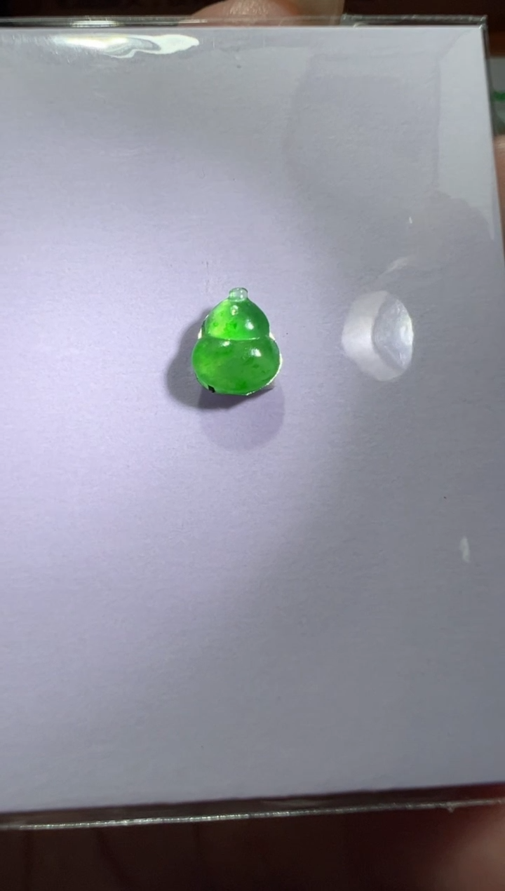 【闪购商品】定制翡翠未镶嵌5.7*5.9*3.5葫芦