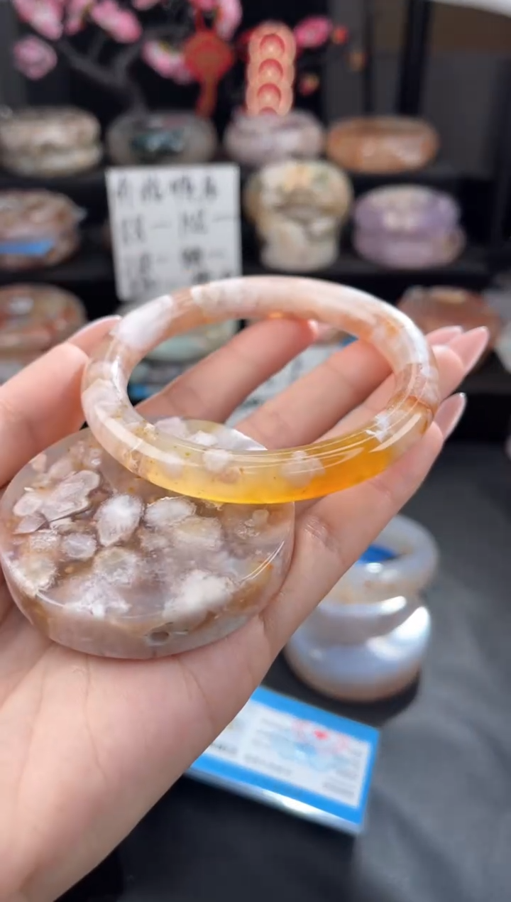 【闪购商品】石英质玉手镯未镶嵌59