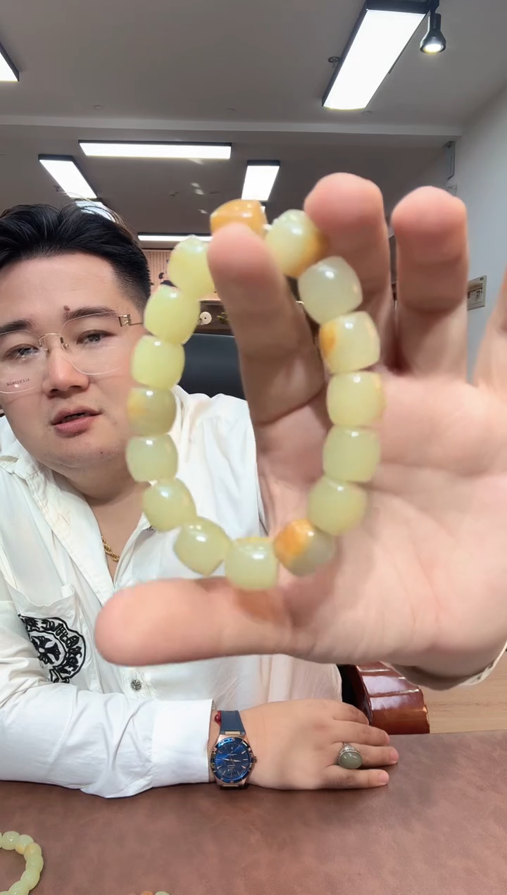 未镶嵌手链透闪石质玉1