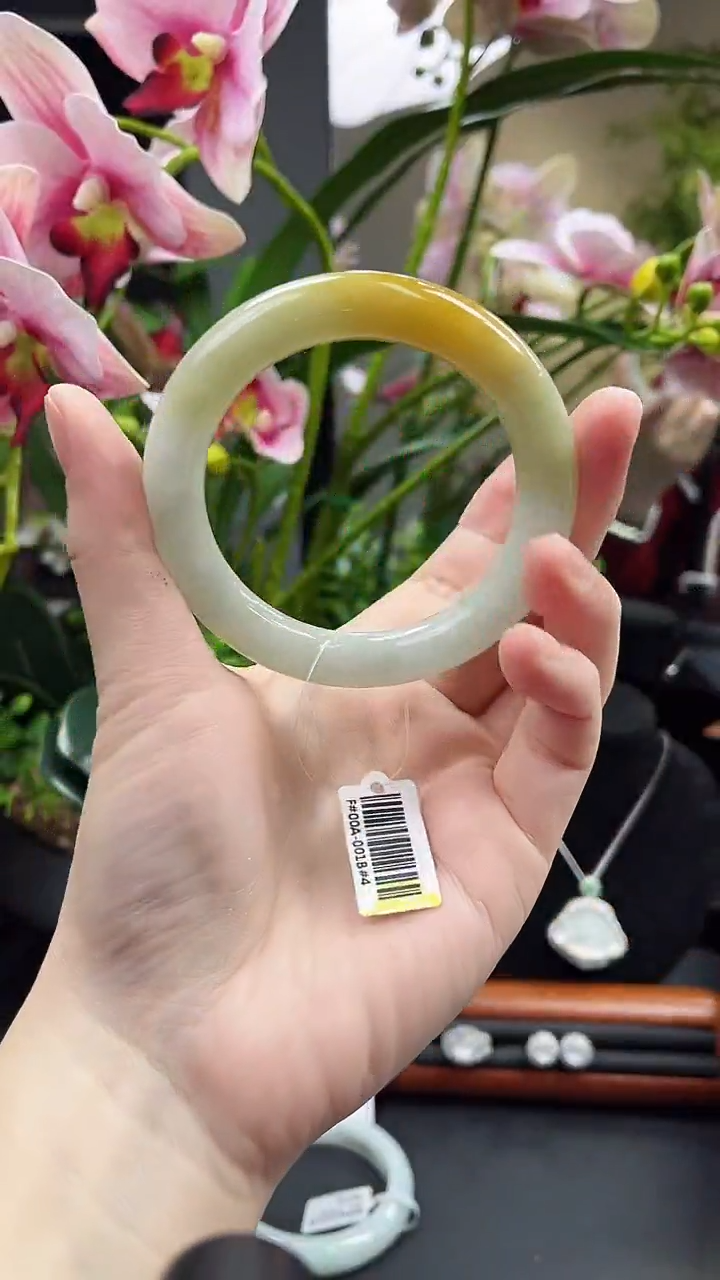 【闪购商品】翡翠手镯未镶嵌圆条