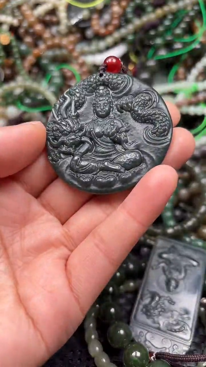 颈饰未镶嵌和田玉1