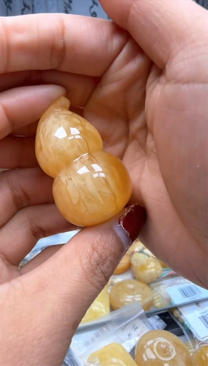 【闪购商品】琥珀裸石未镶嵌挂坠