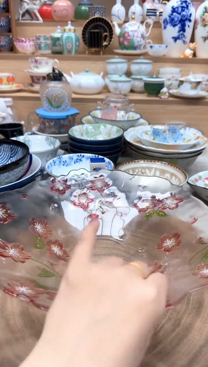 如图所示 雨儿日瓷