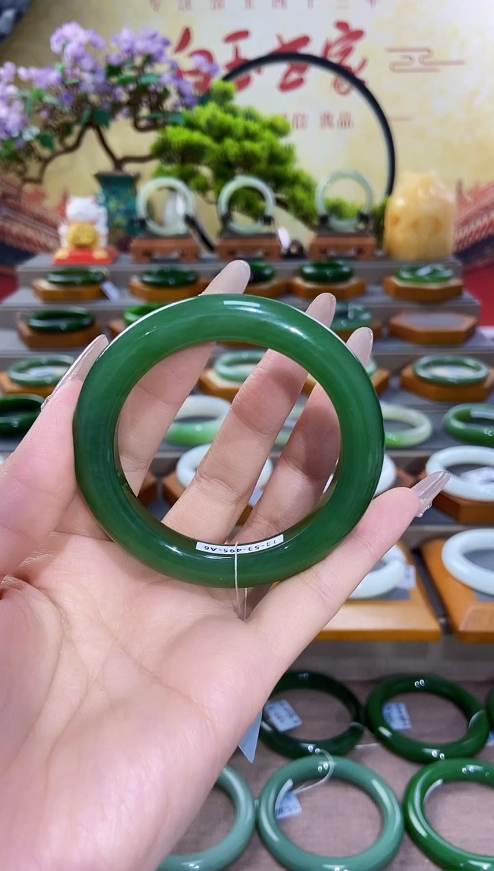 【闪购商品】和田玉手镯未镶嵌俄罗斯老坑碧玉手镯