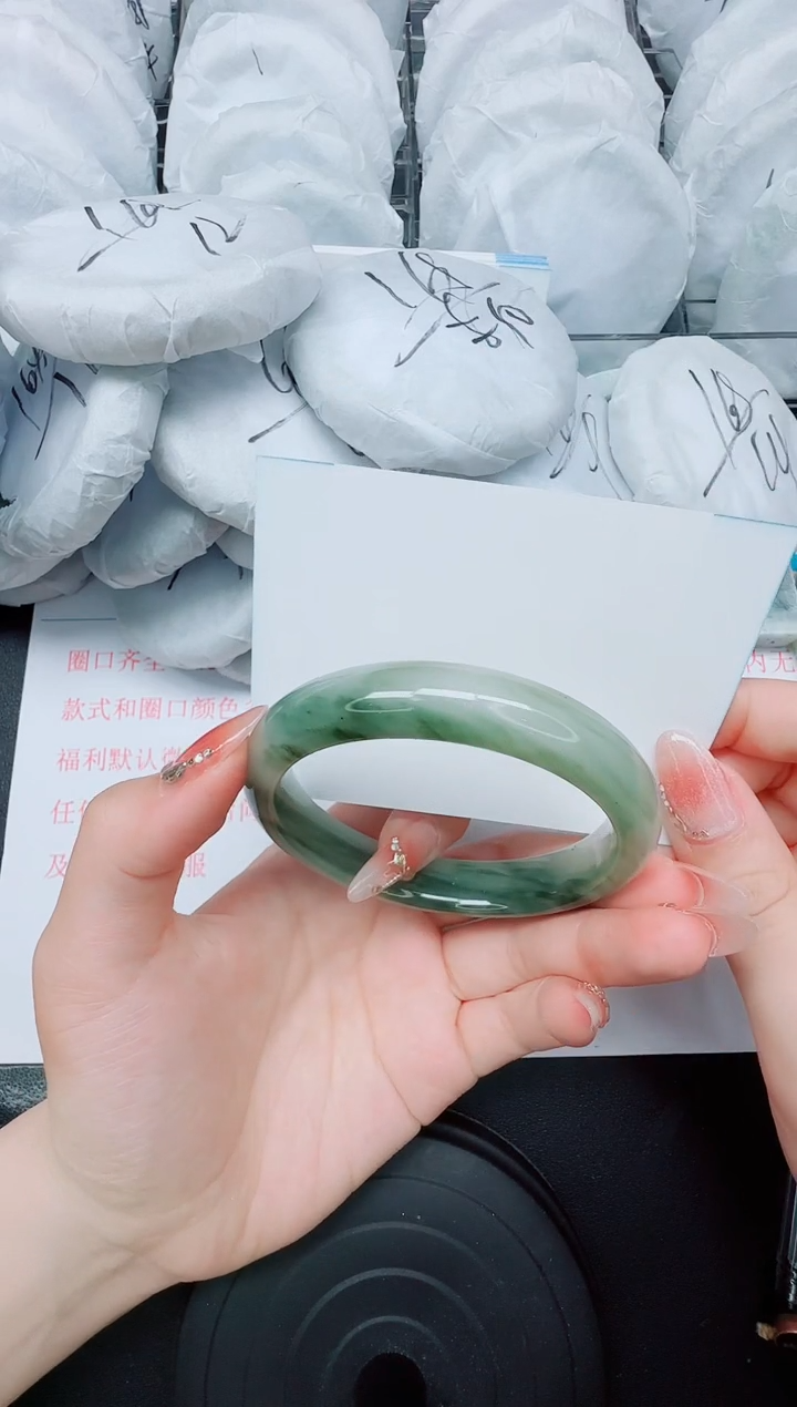 石英质玉手镯未镶嵌214/61.3