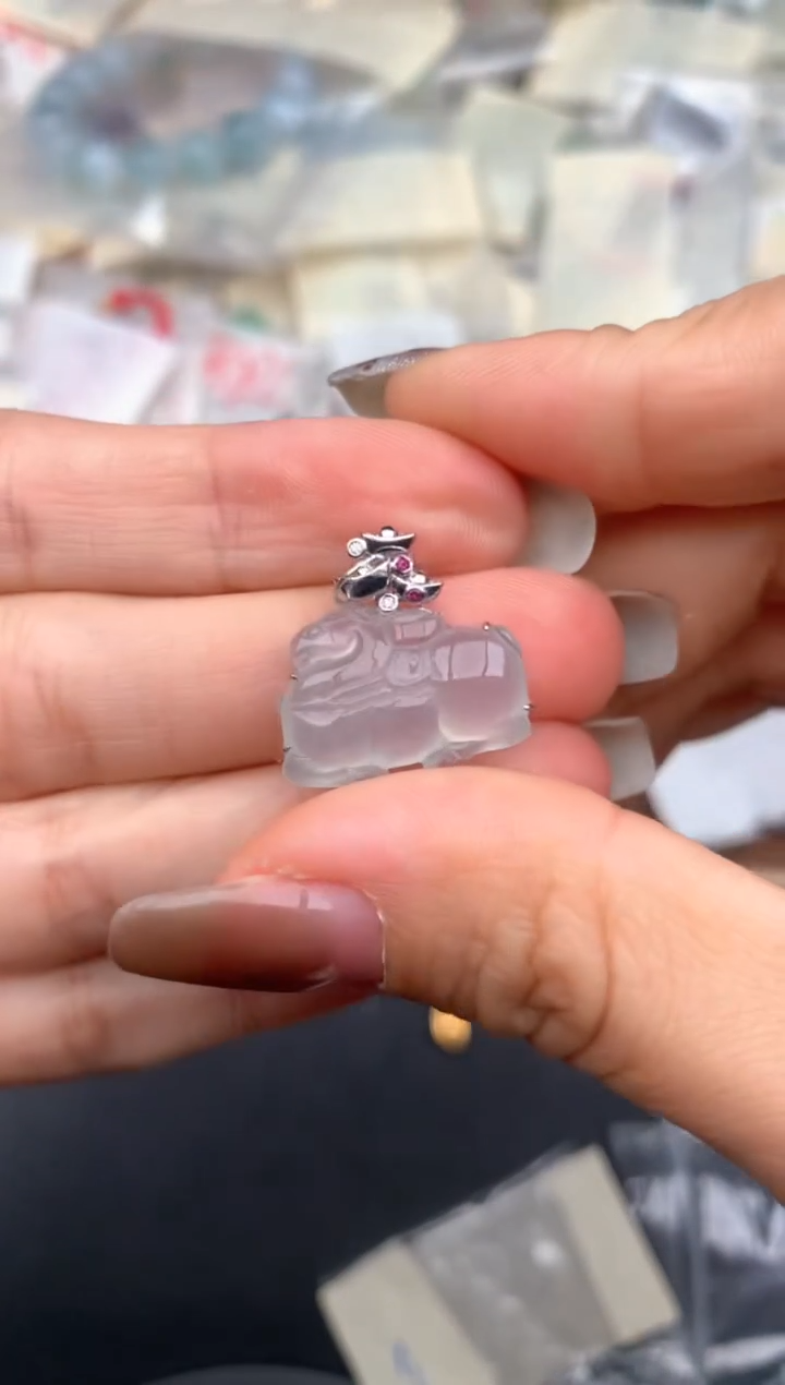 18K金镶嵌挂件翡翠—