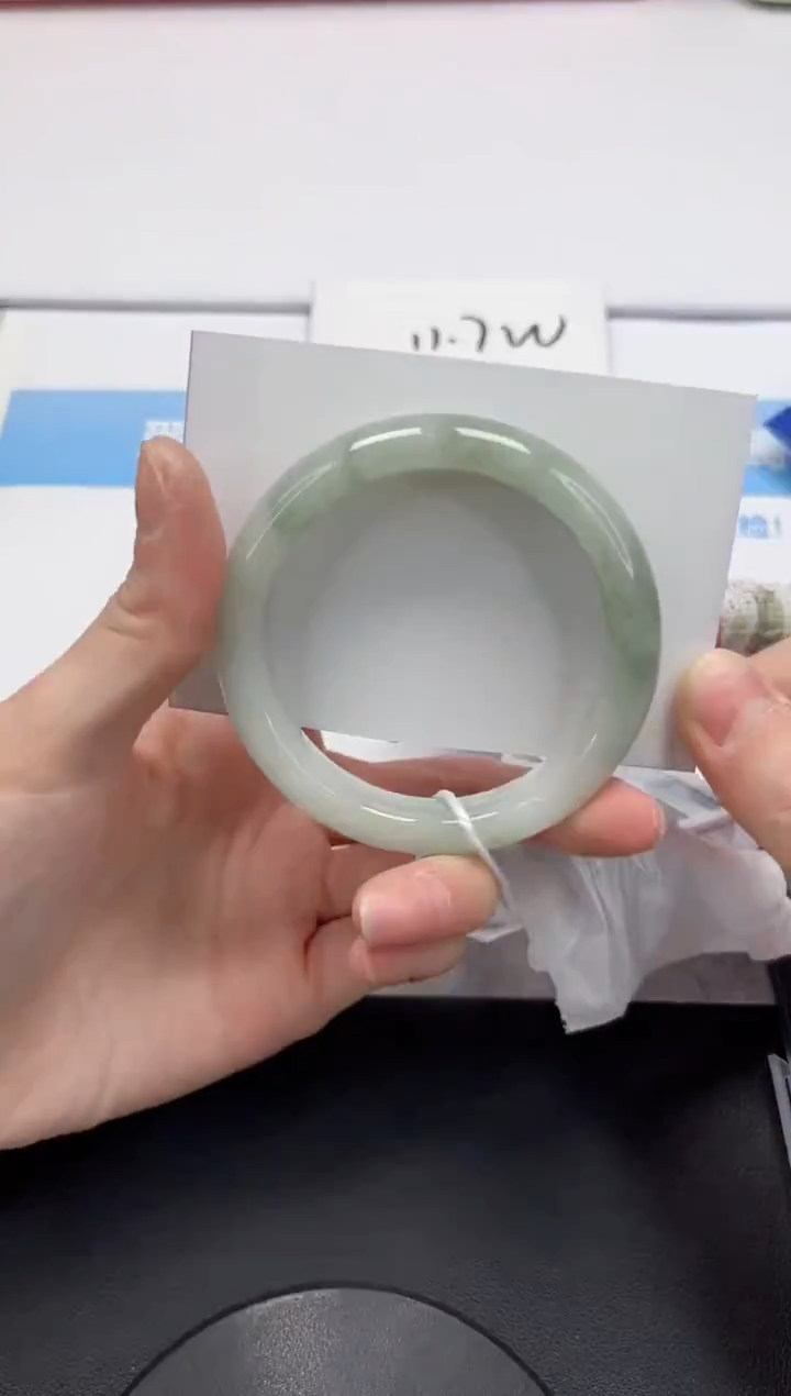 【闪购商品】石英质玉手镯未镶嵌V386-56.5