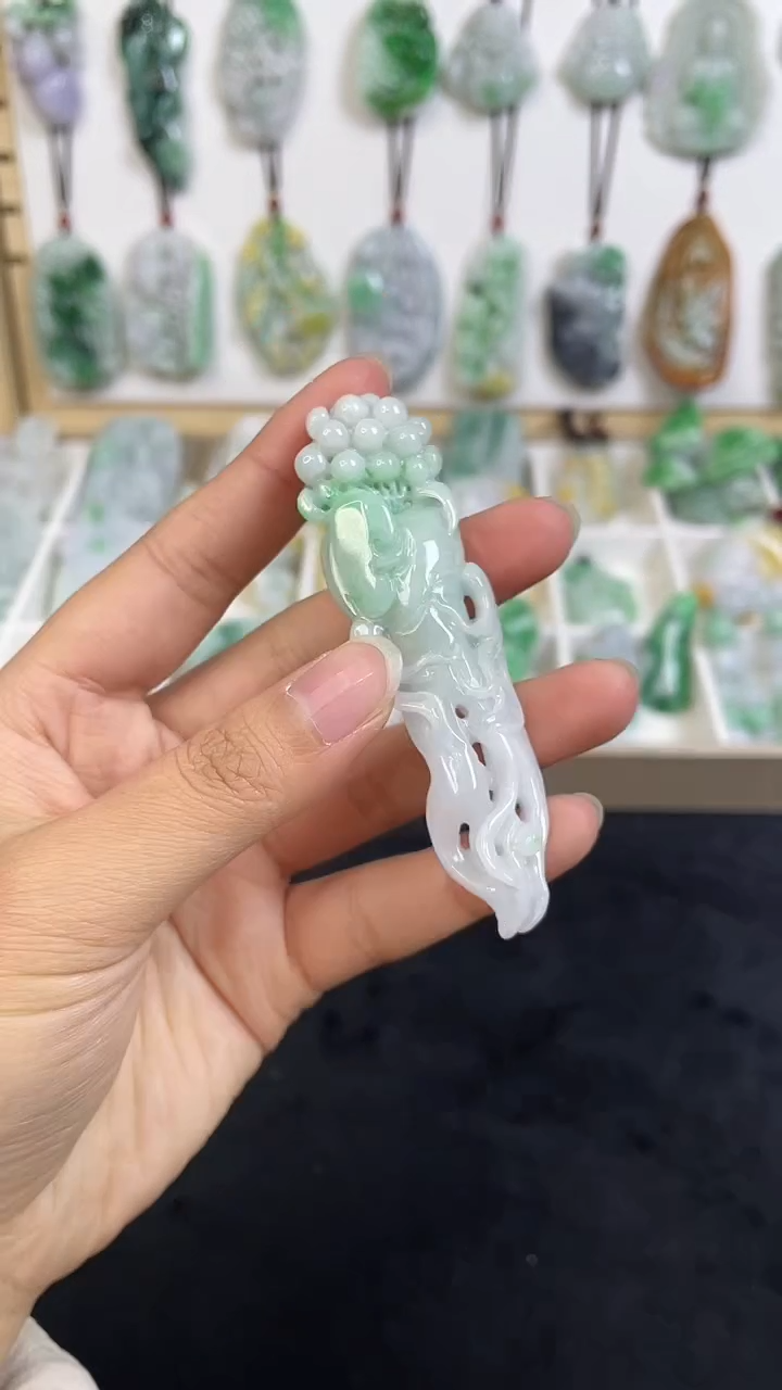 颈饰未镶嵌翡翠1