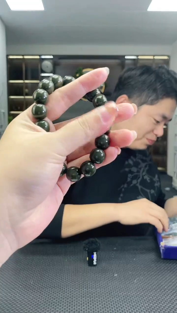 颈饰未镶嵌和田玉桶珠卡12手串