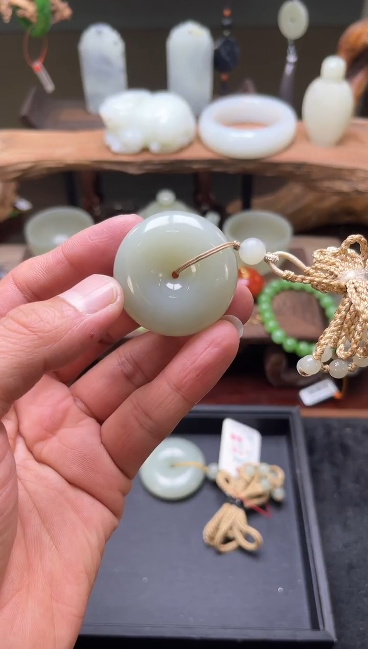 【闪购商品】和田玉吊坠未镶嵌且末青白 平安扣 9004231