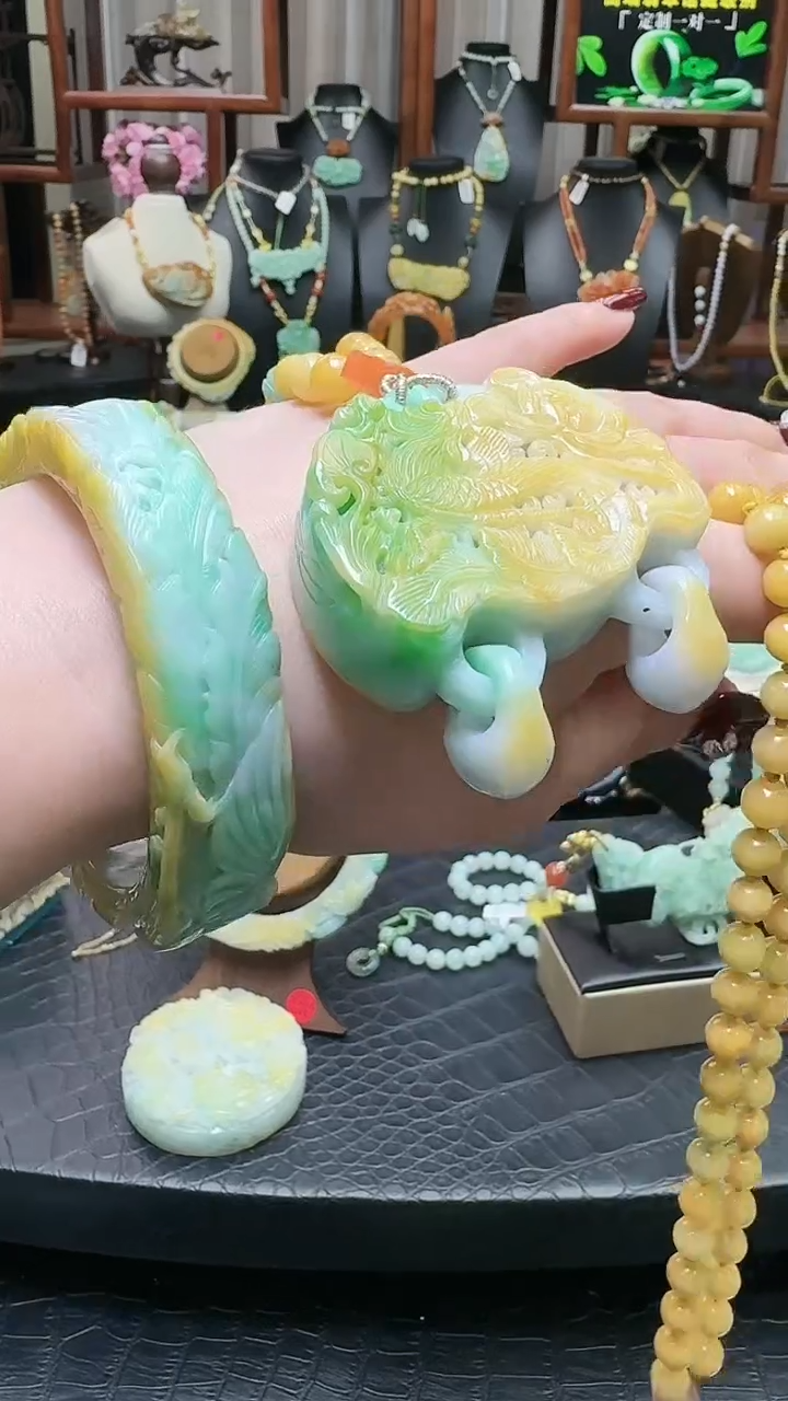 【闪购商品】翡翠手镯未镶嵌特色黄加绿套镯