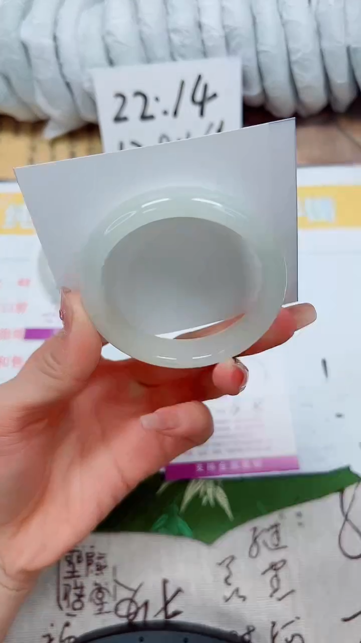 【闪购商品】石英质玉手镯未镶嵌K8-53.7