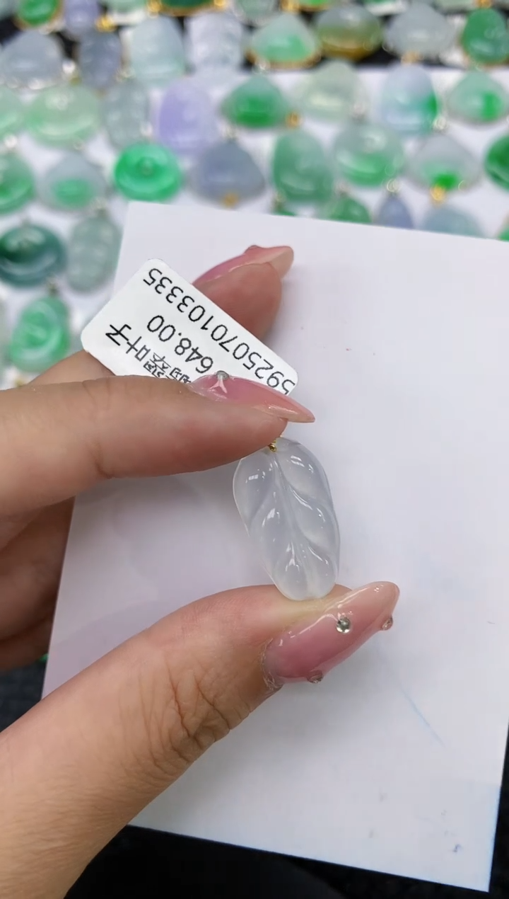 翡翠18K金镶嵌颈饰1111111111