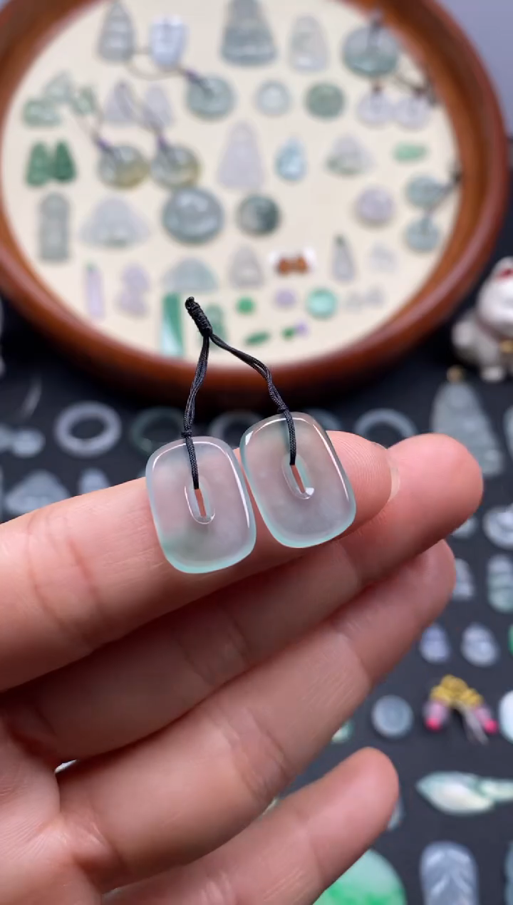 翡翠未镶嵌颈饰冰飘緑方扣/芬