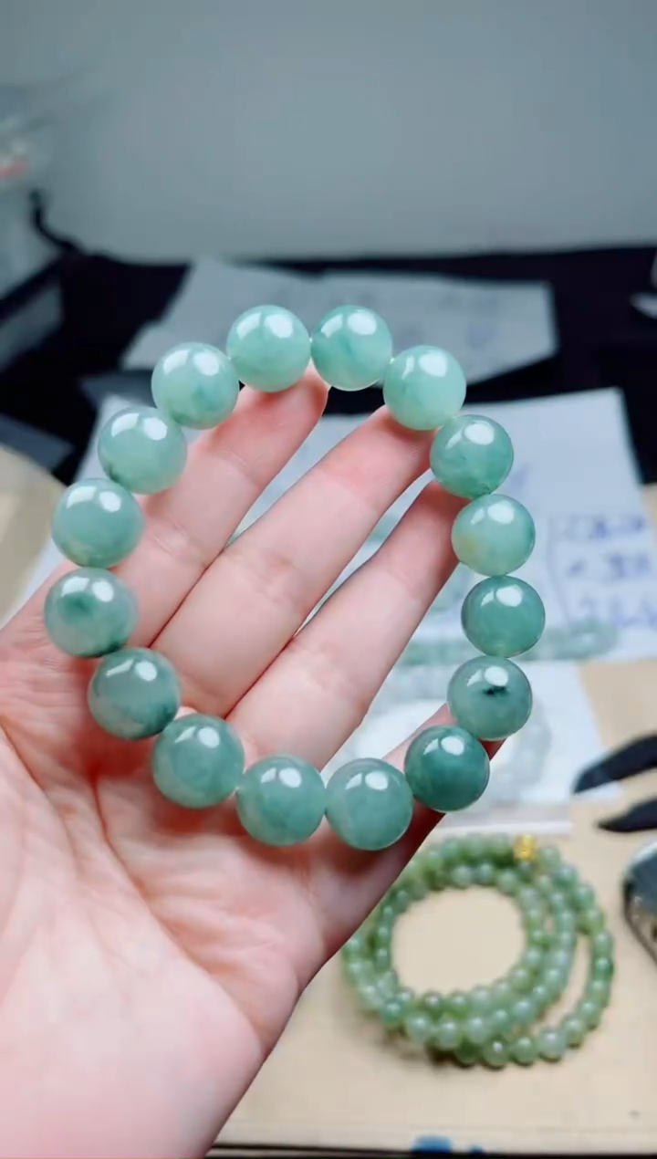 定制翡翠未镶嵌珠串