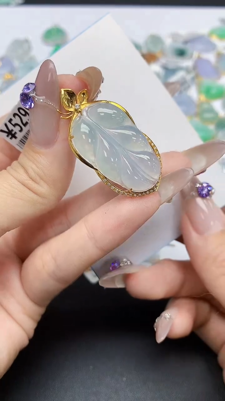 翡翠18K金镶嵌颈饰天然翡翠A货