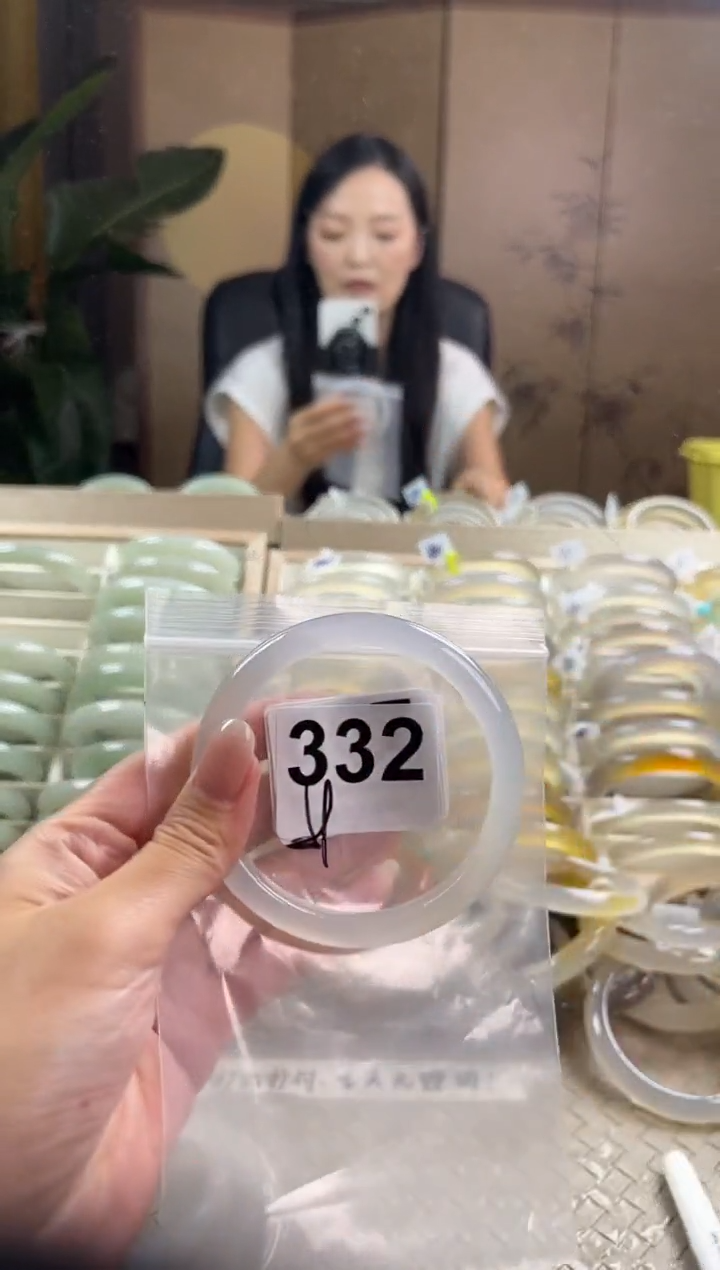 手镯玛瑙/玉髓未镶嵌332