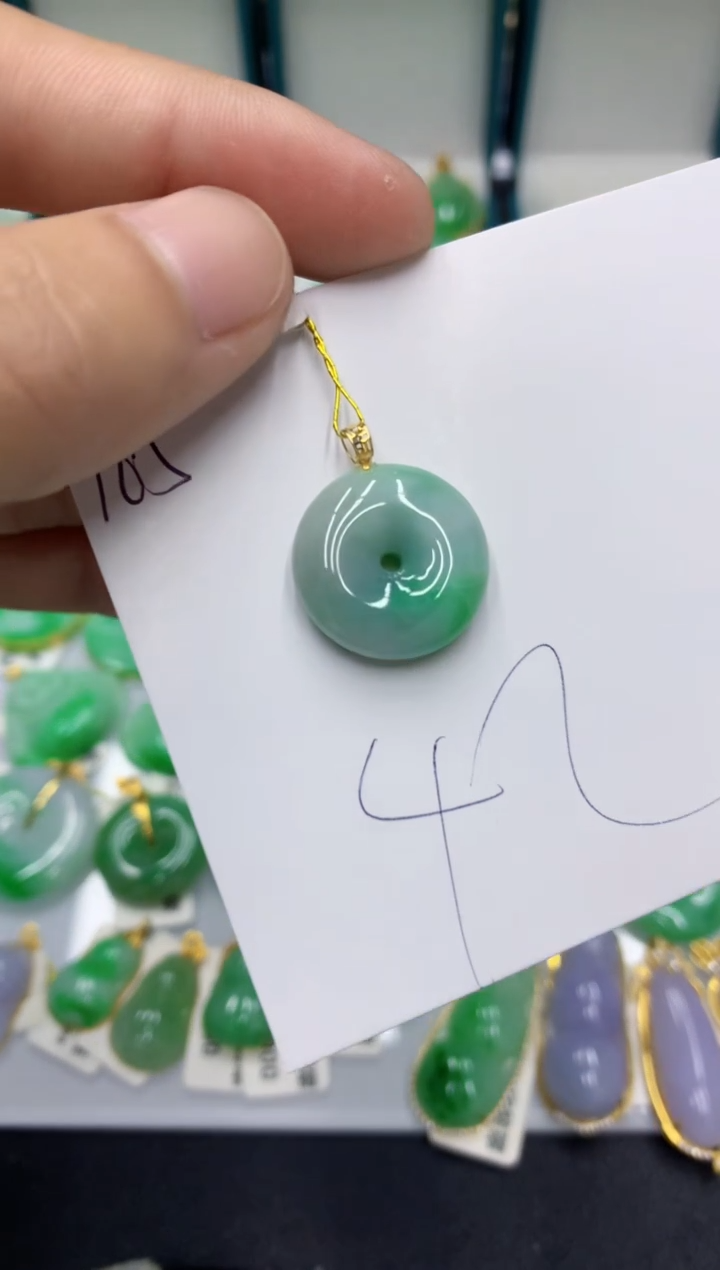 【闪购商品】翡翠颈饰18K金镶嵌翡翠