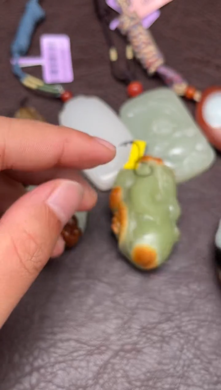 【闪购商品】和田玉2.10GZ多样性拍一发一未镶嵌1203