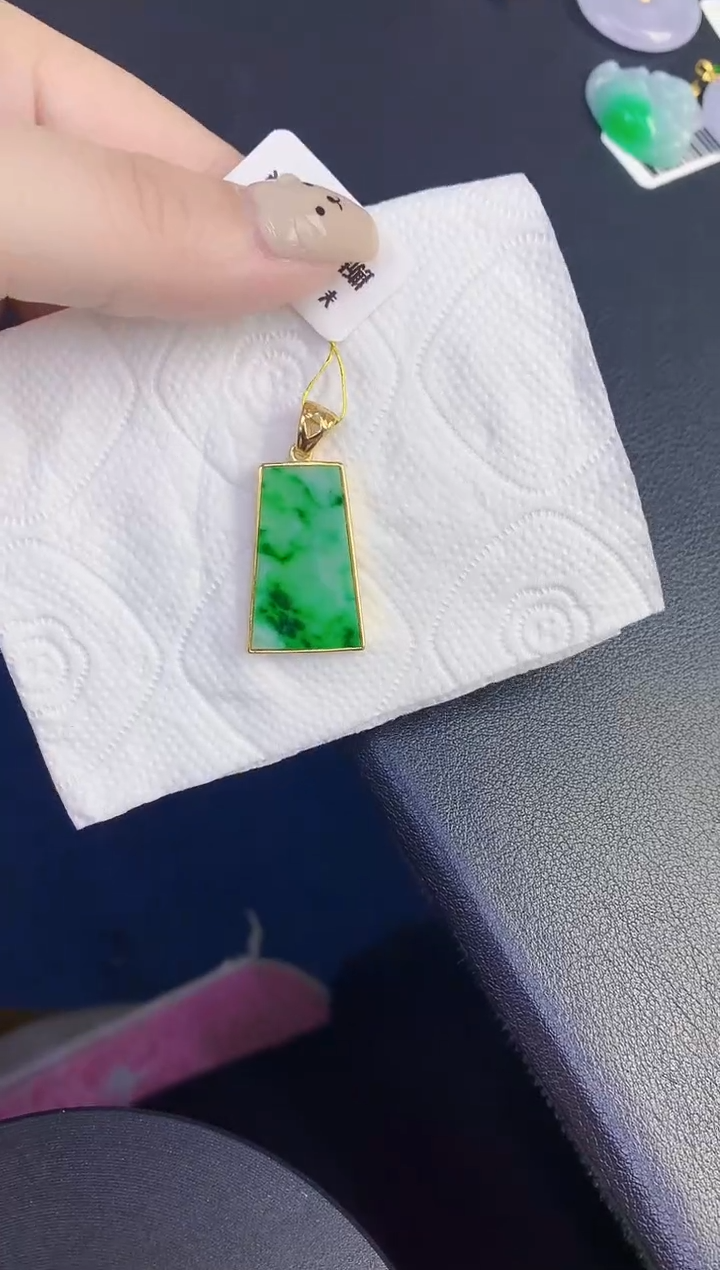 颈饰未镶嵌翡翠缅甸天然翡翠A货