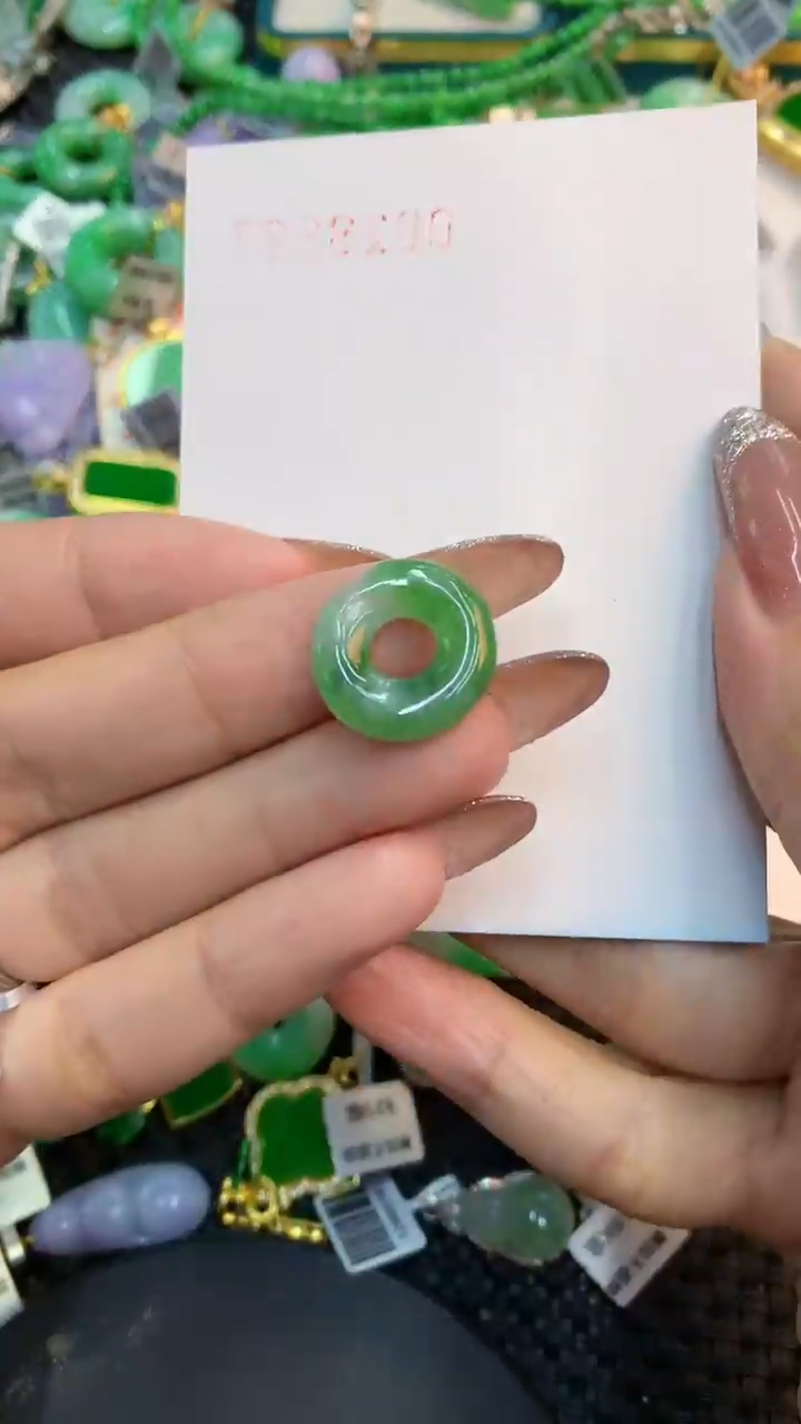 颈饰未镶嵌翡翠1