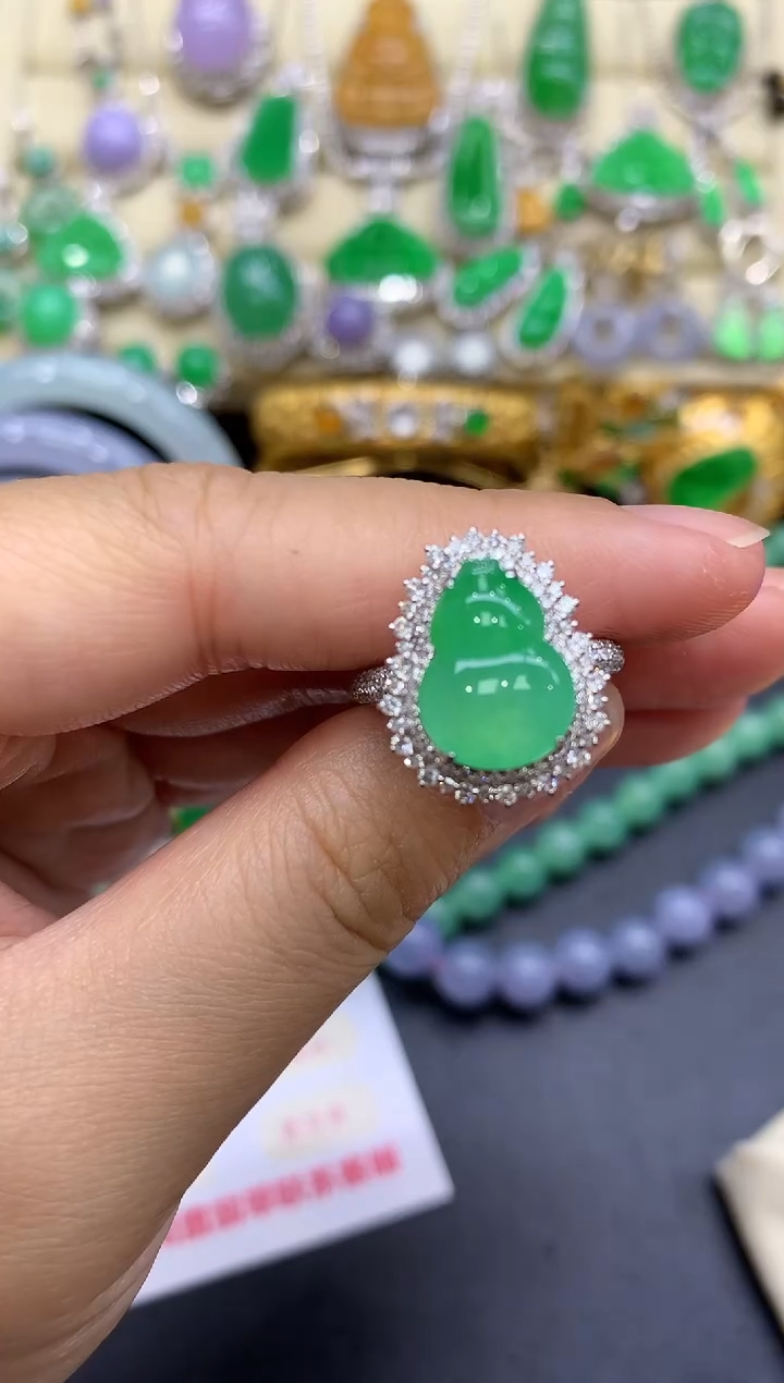 18K金镶嵌戒指翡翠395-中国好珍宝